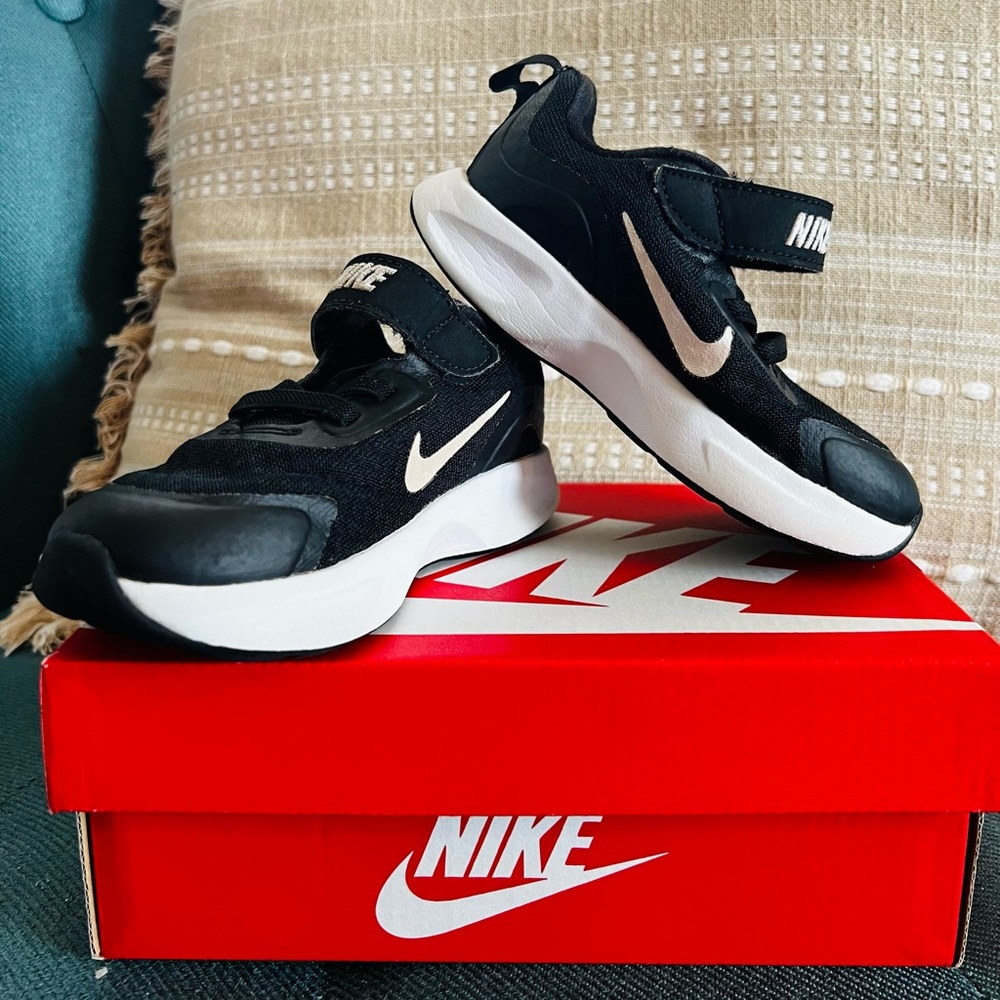 Nike sneakers toddler 7